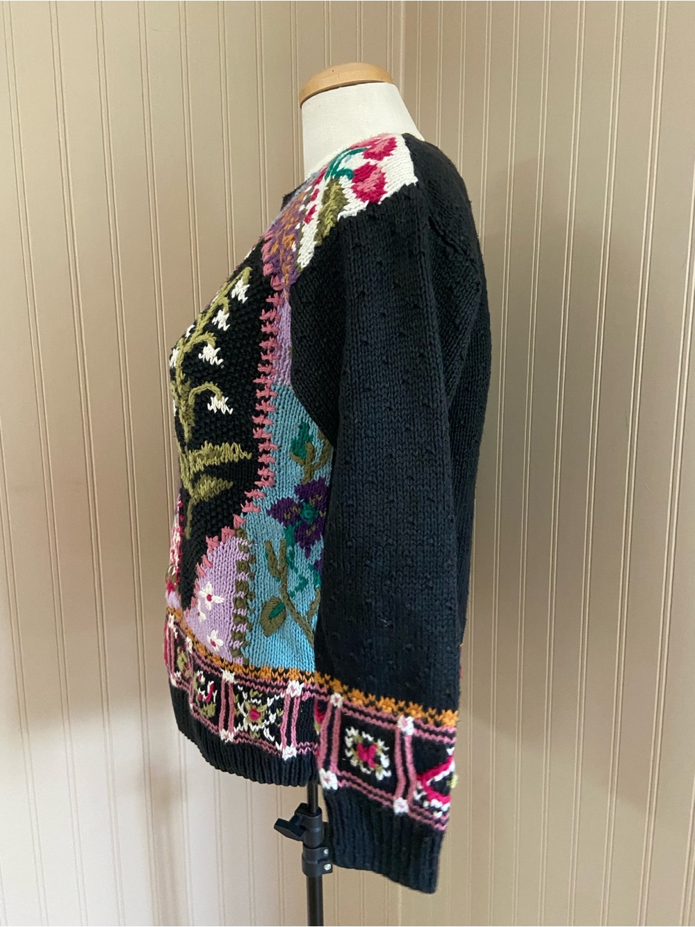Signature by Northern Isles Knitted by Hand Colourful Sweater Women’s Size M - Picture 6 of 10